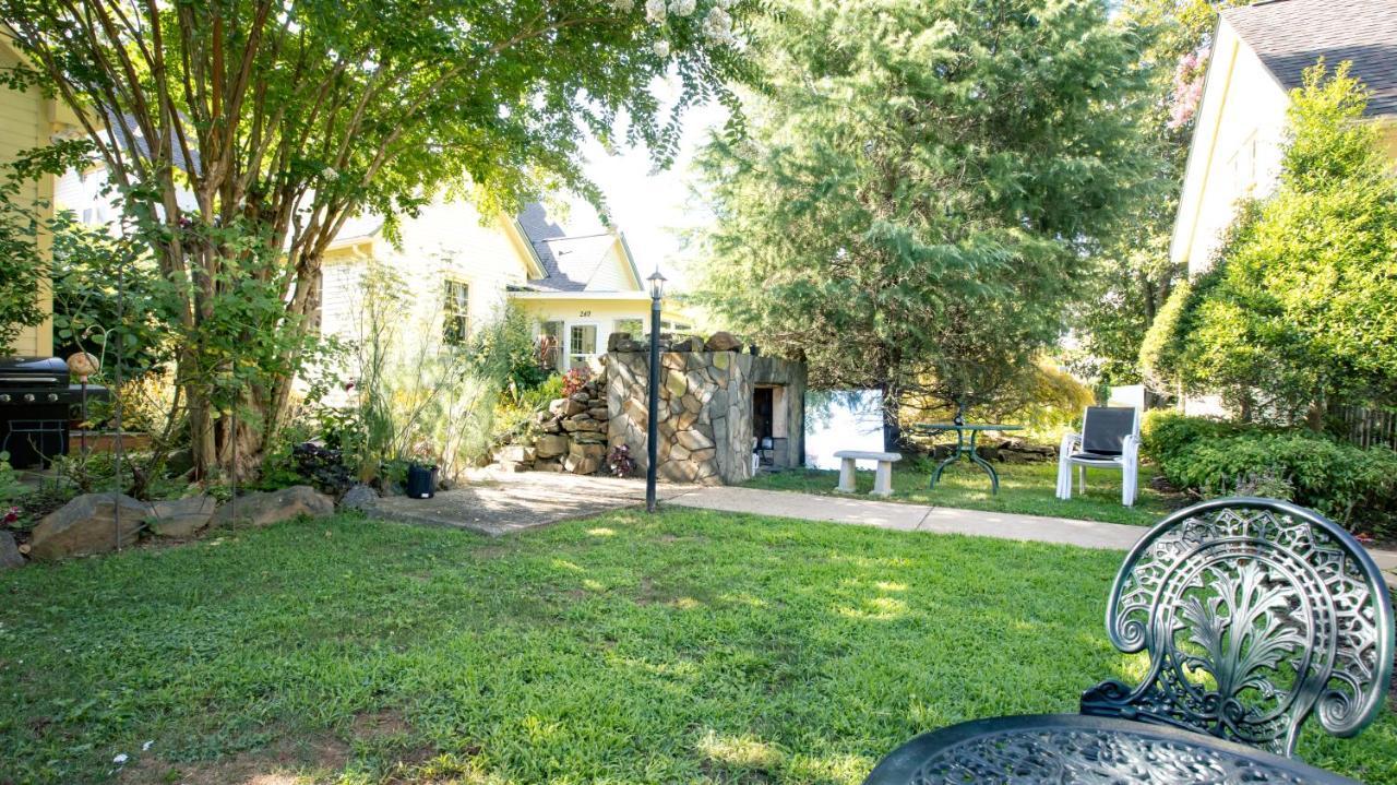 Carrier Houses Bed & Breakfast Rutherfordton Exterior photo