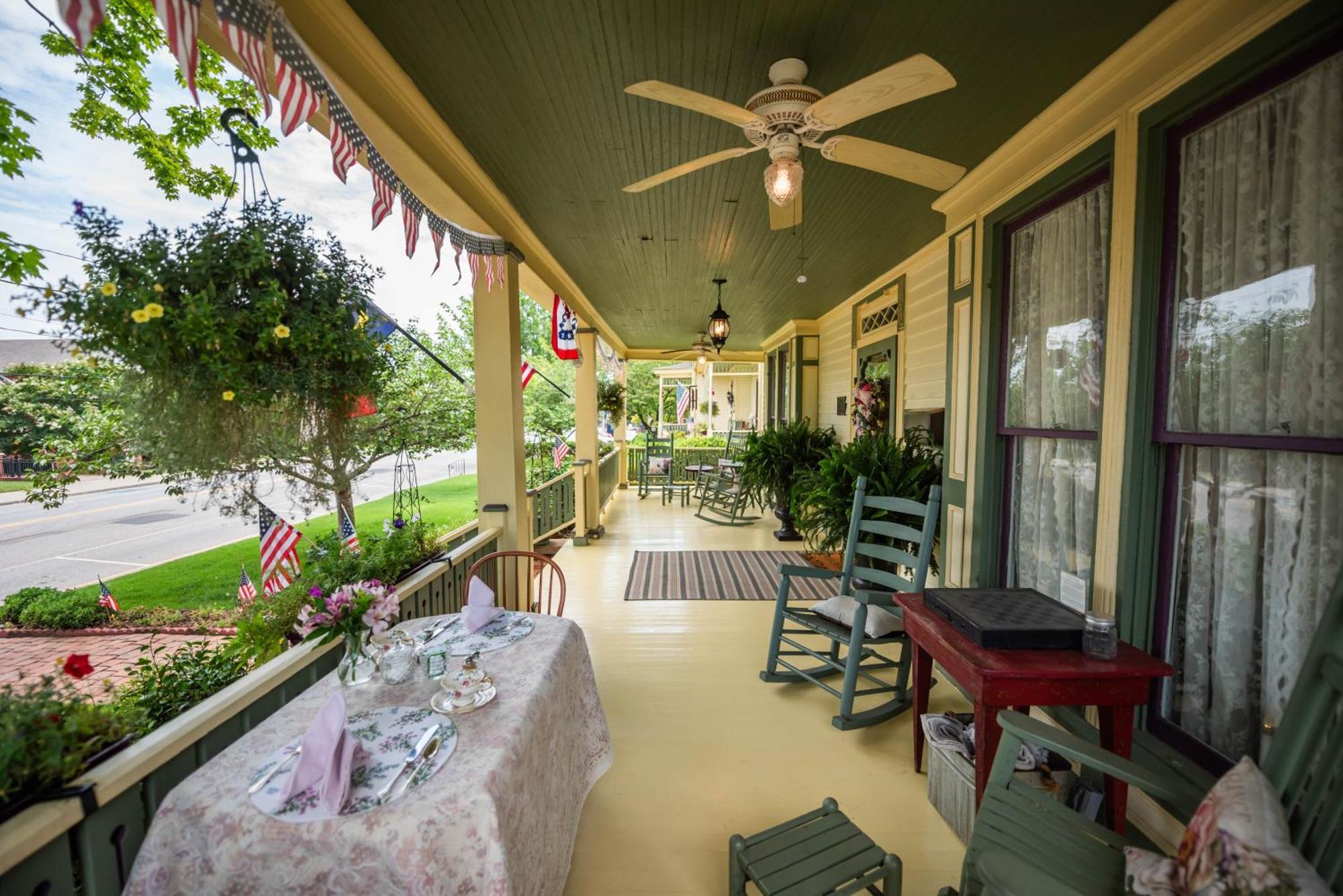 Carrier Houses Bed & Breakfast Rutherfordton Exterior photo