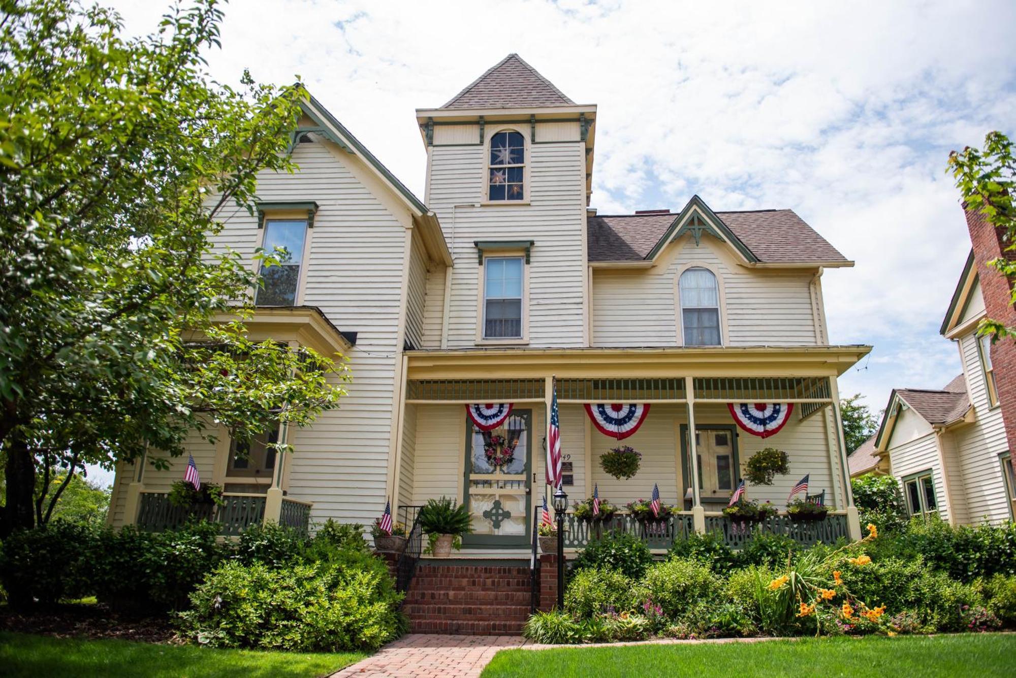 Carrier Houses Bed & Breakfast Rutherfordton Exterior photo