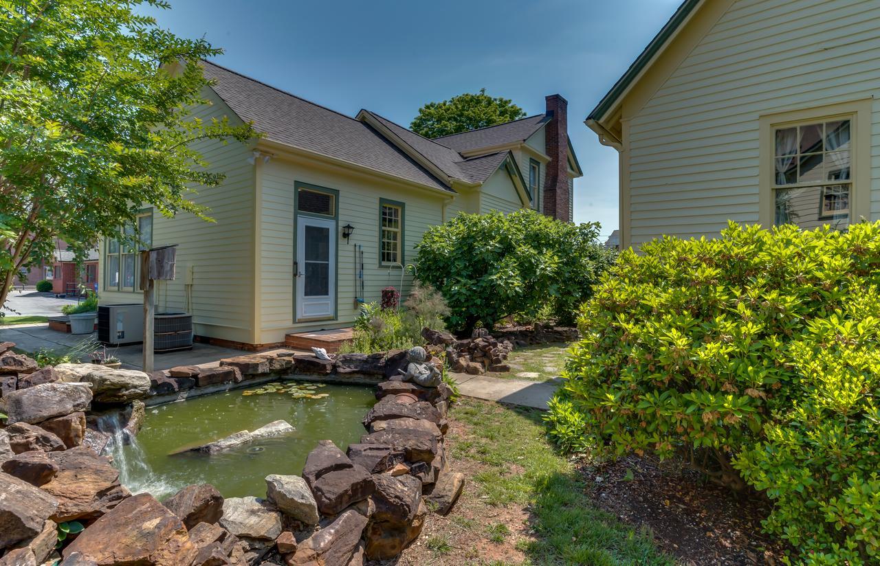 Carrier Houses Bed & Breakfast Rutherfordton Exterior photo