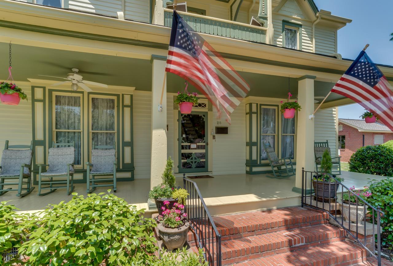 Carrier Houses Bed & Breakfast Rutherfordton Exterior photo