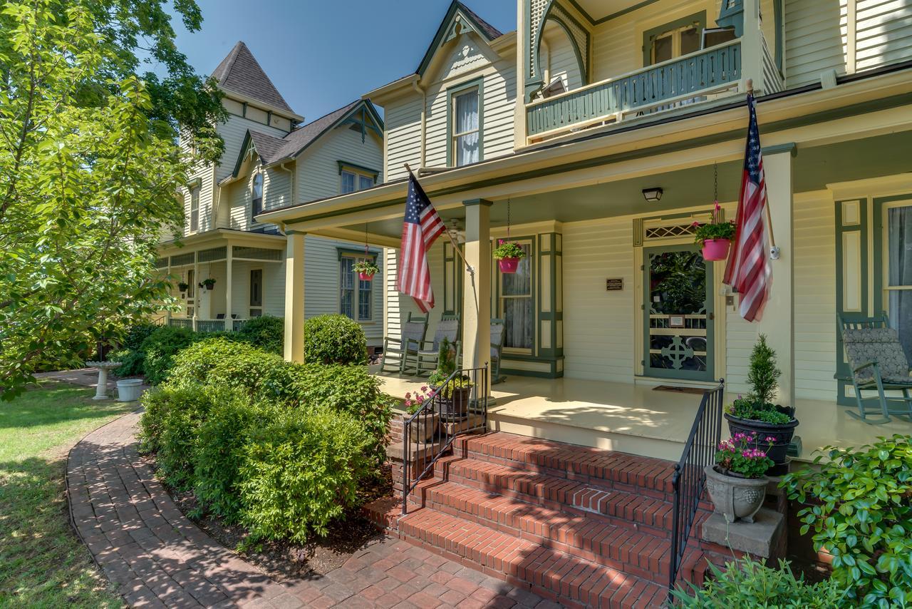 Carrier Houses Bed & Breakfast Rutherfordton Exterior photo